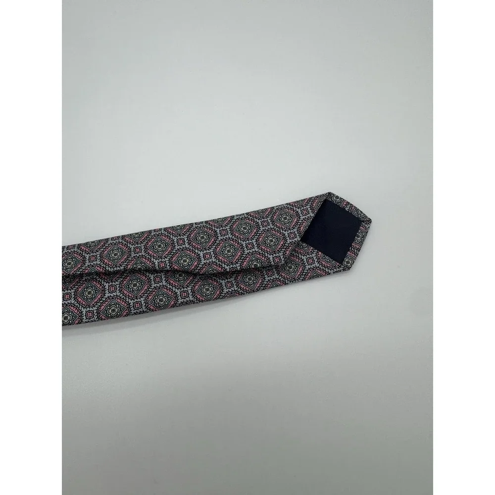 Barneys New‎ York Silk Tie Geometric Medallion Gray Pink Blue Made USA Classic